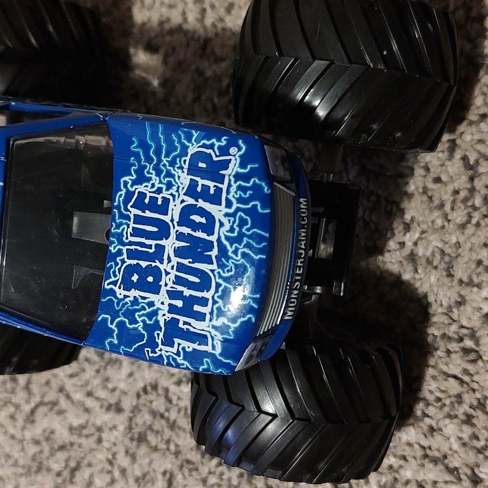 Monster Jam - Picture 2 of 4